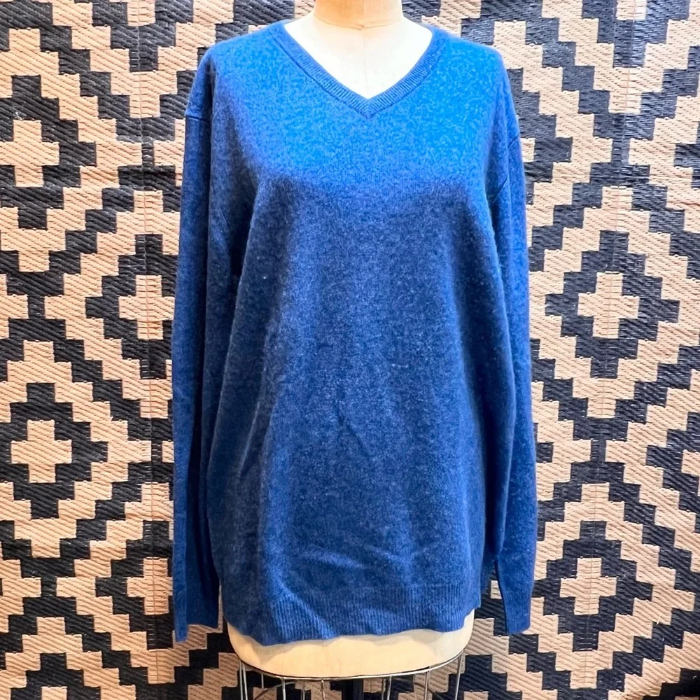 Club Room 100% cashmere knit sweater soft heathered blue v neck‎ preppy luxury
